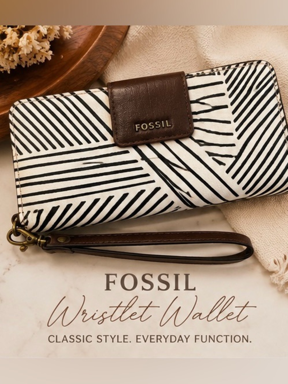 Fossil Black & White Geometric Zip Around Wristlet Wallet